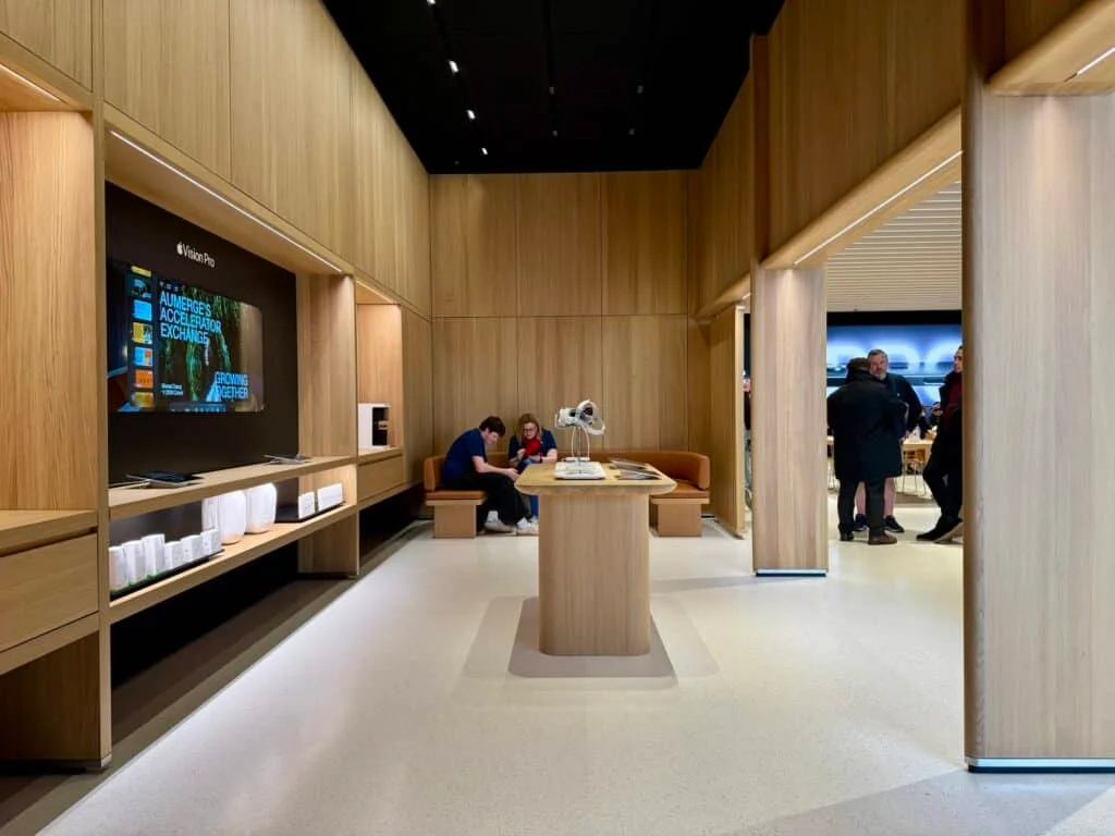 Demo-ul Apple Vision Pro Decodat: Pasul Industrial al Spatial Computing pentru Digital Twins 3D