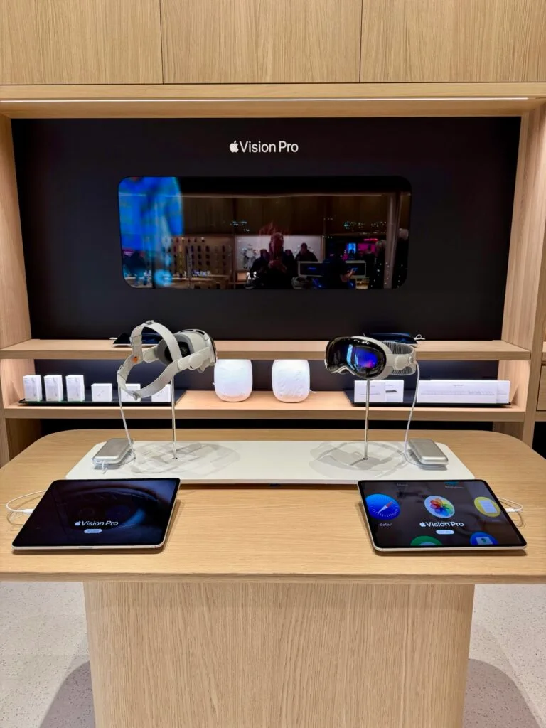 Demo-ul Apple Vision Pro Decodat: Pasul Industrial al Spatial Computing pentru Digital Twins 3D
